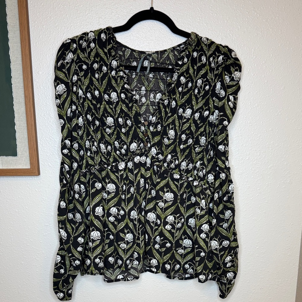 Anthropologie Ruched Sleeve V-neck Black and Green Floral Blouse Fall - XL - Picture 3 of 13